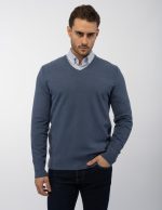 Pulover cu model bob și decolteu în V