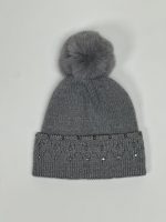 Căciulă cu strașuri și ciucure