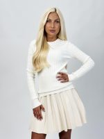 Pulover tricotat cu model torsade