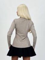 Pulover basic cu decolteu în V - imagine 4