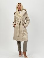 Palton cu glugă și cordon