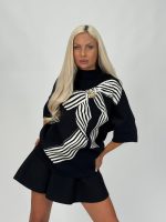 Pulover oversized cu imprimeu fundă și broșă - imagine 12