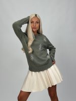 Pulover accesorizat cu ștrasuri și perle - imagine 13