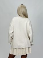 Pulover din tricot cu model și ștrasuri - imagine 4