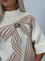 Pulover oversized cu imprimeu fundă și broșă - imagine 4