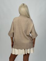 Pulover oversized cu imprimeu fundă și broșă - imagine 10