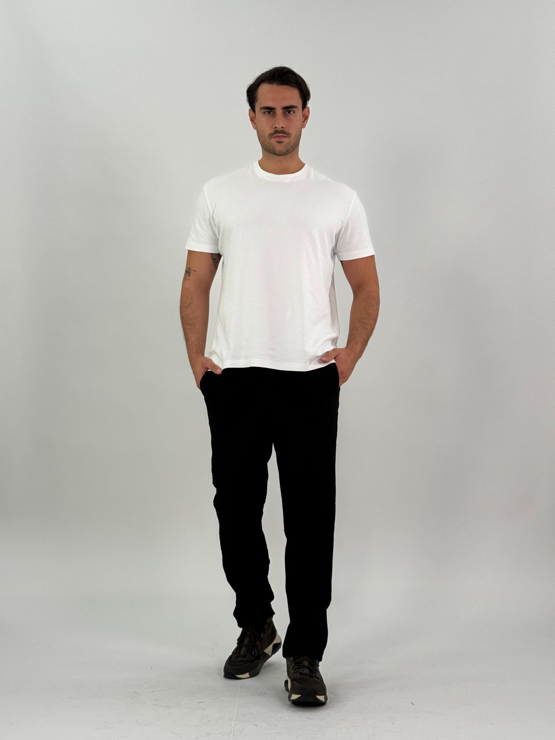 fa5c2088-6014-4609-941b-06b816462738 Pantalon negru plușat - imagine 1