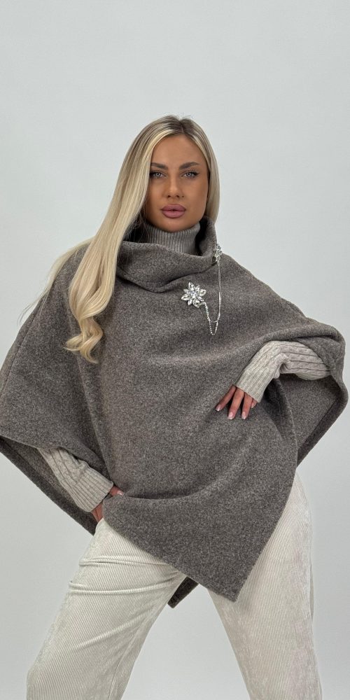 Poncho cu broșă
