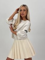 Pulover cu mânecă scurtă accesorizat