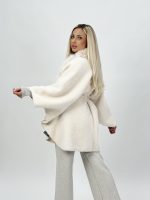 Poncho cu blană și cordon în talie - imagine 4