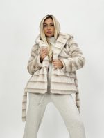 Jachetă scurtă din blană cu glugă și cordon - imagine 10