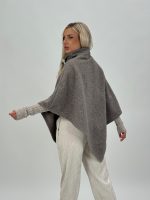 Poncho cu broșă - imagine 5