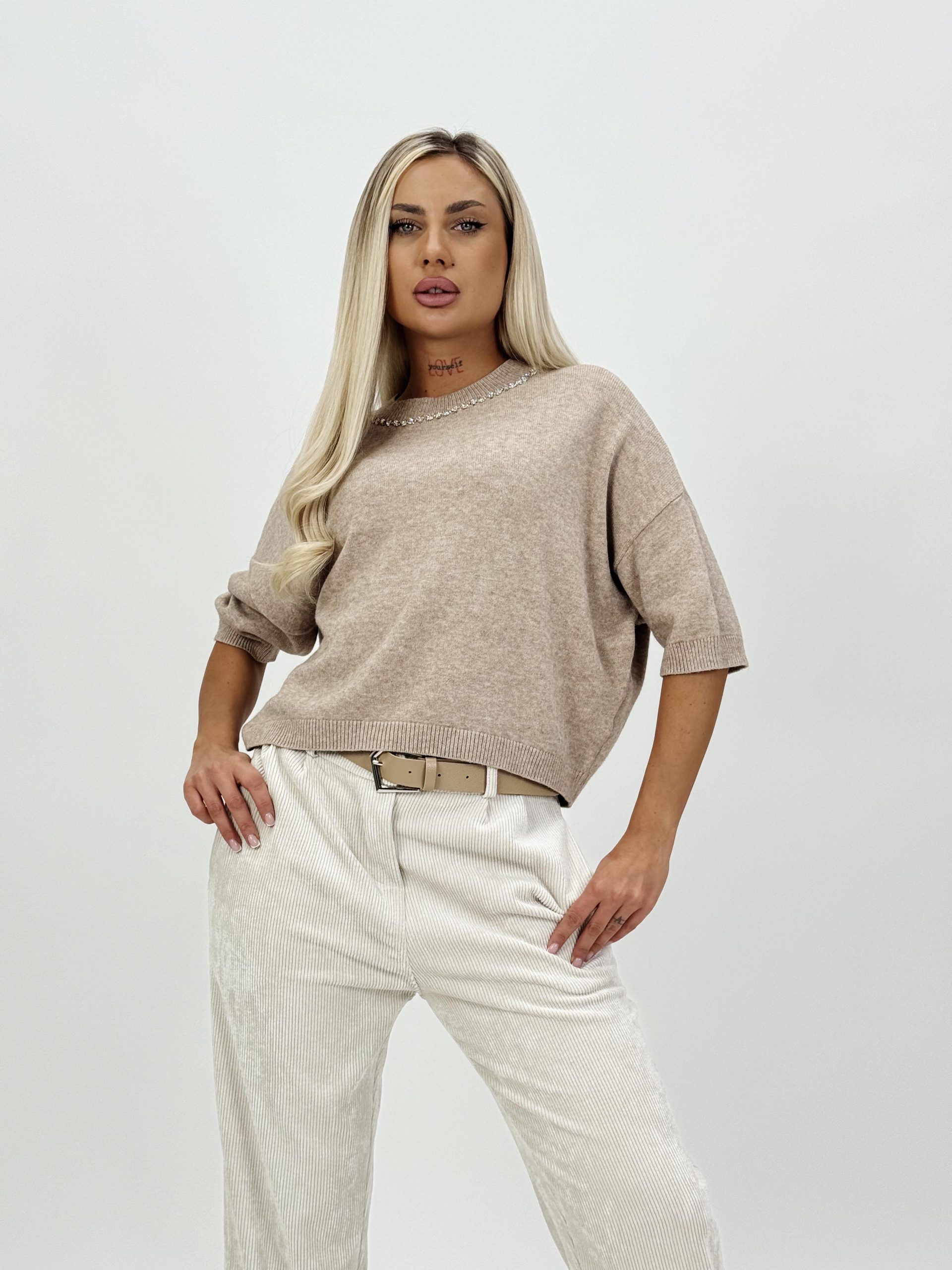 606ccb8e-0fbe-4785-a271-bfea79c0d72c Pulover oversized accesorizat cu mânecă scurtă - imagine 1