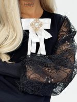 Pulover cu mâneci din dantelă și fundă albă - imagine 4