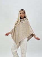 Poncho cu broșă - imagine 7