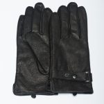 Mănușă îmblănită din piele cu cataramă