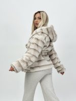 Jachetă scurtă din blană cu glugă și cordon - imagine 13