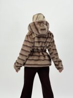 Jachetă scurtă din blană cu glugă și cordon - imagine 9