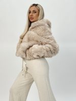 Jachetă din blană cu glugă