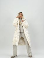 Jachetă lungă din blană cu glugă