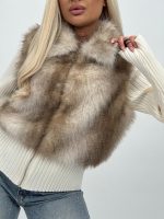 Jachetă din tricot cu blană bej - imagine 4