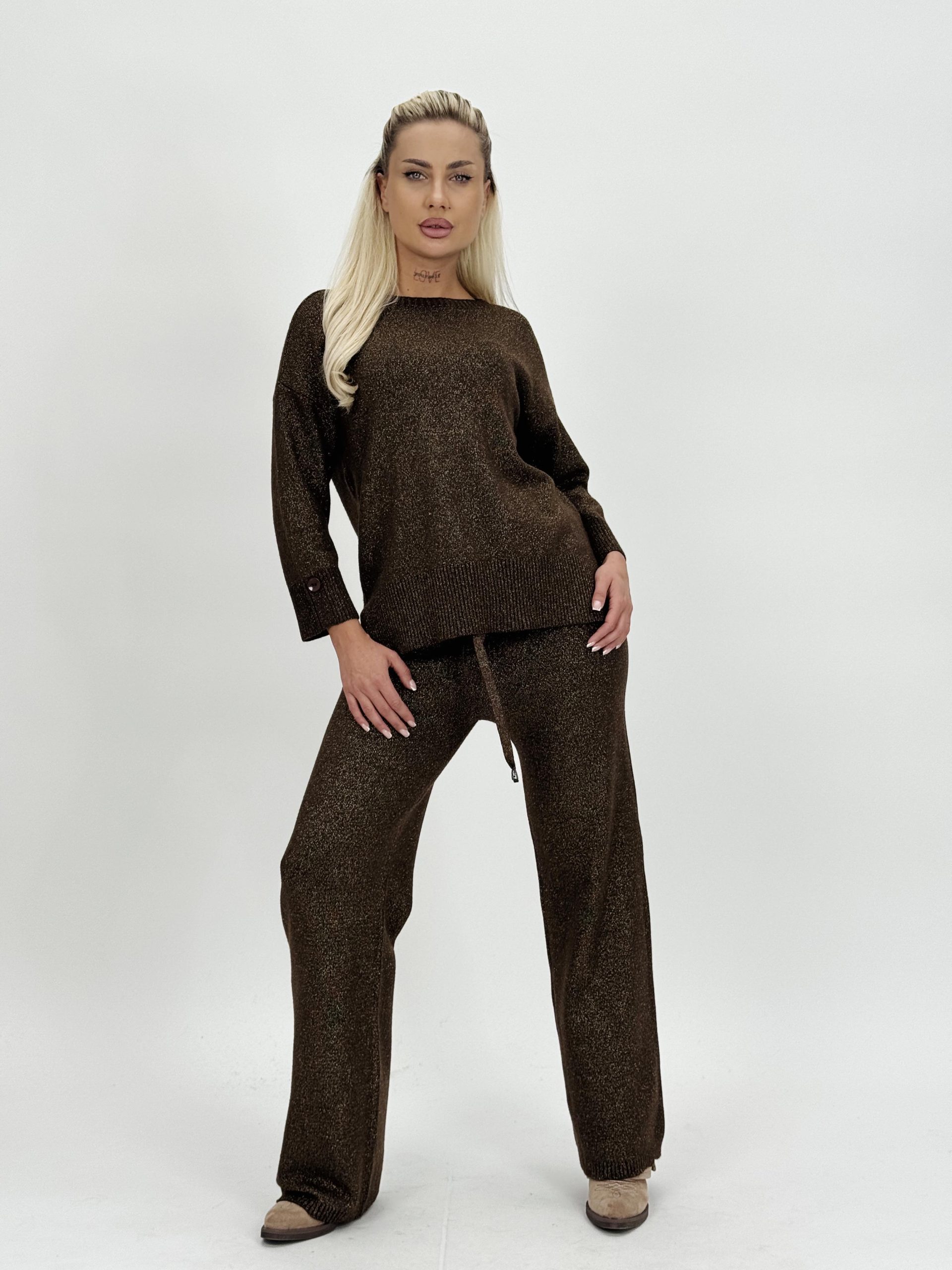 22f636a8-27e7-4f55-84f7-944e87890c34 Set din tricot pulover și pantalon cu lurex - imagine 1