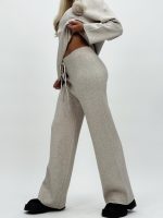 Set din tricot pulover și pantalon cu broșă - imagine 5