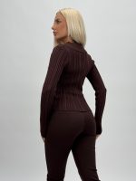 Pulover rigat cu guler și nasturi aurii - imagine 11