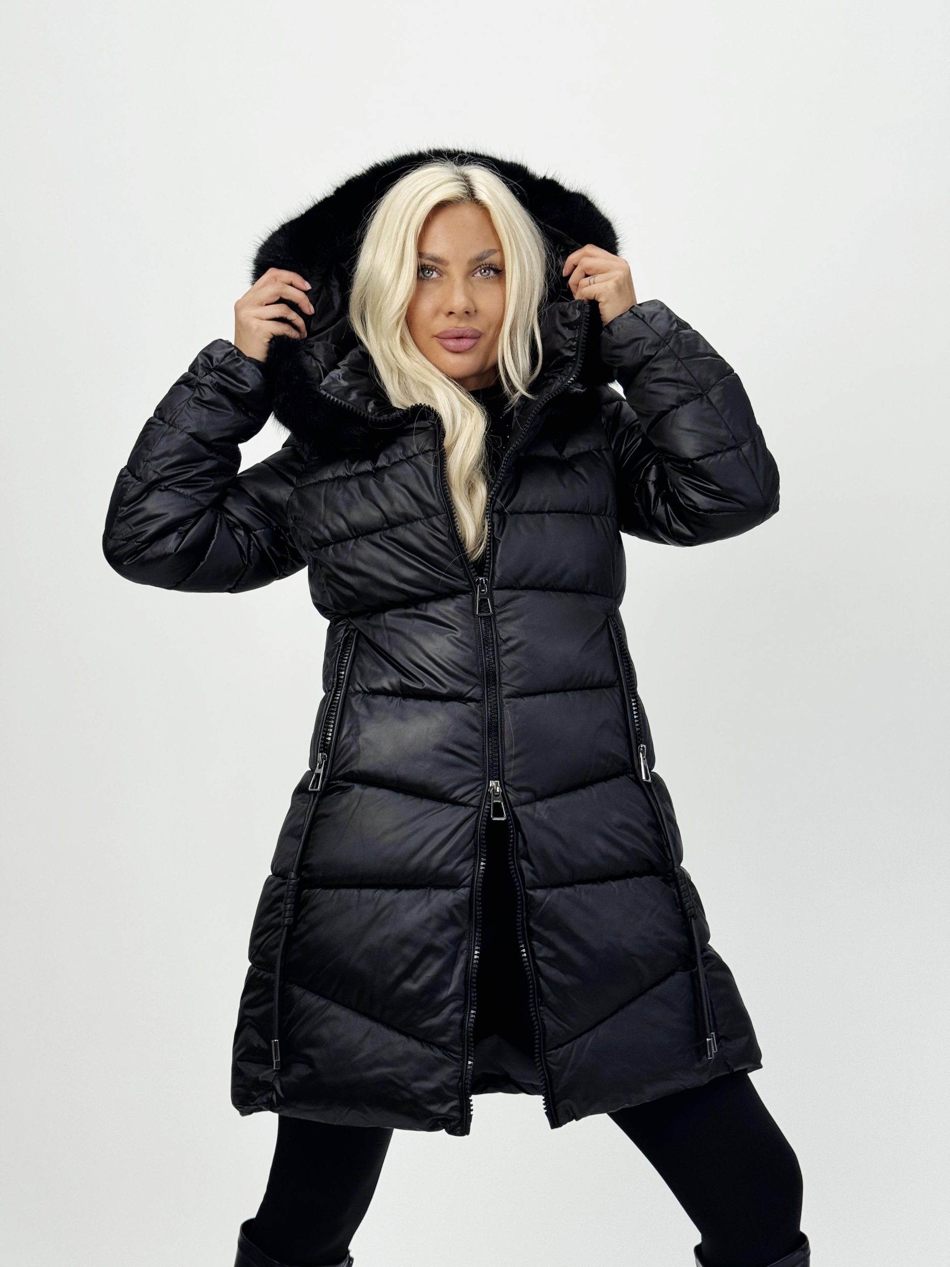 5d6ef116-2c8f-4997-a253-9db5e218616d Jachetă 3/4 din fâș cu blană - imagine 1