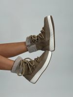 Ghete cu șiret și blană