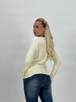 Pulover din lână la baza gâtului - imagine 3