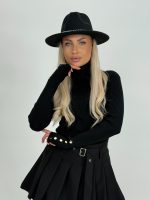 Pălărie cu lanț auriu