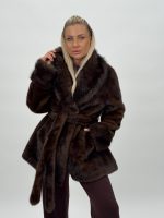 Jachetă din blană cu cordon în talie