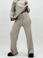 Set din tricot pulover și pantalon cu broșă - imagine 4