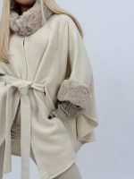 Poncho din lână cu blană - imagine 5