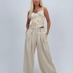 Pantalon wide leg cu pense și cordon