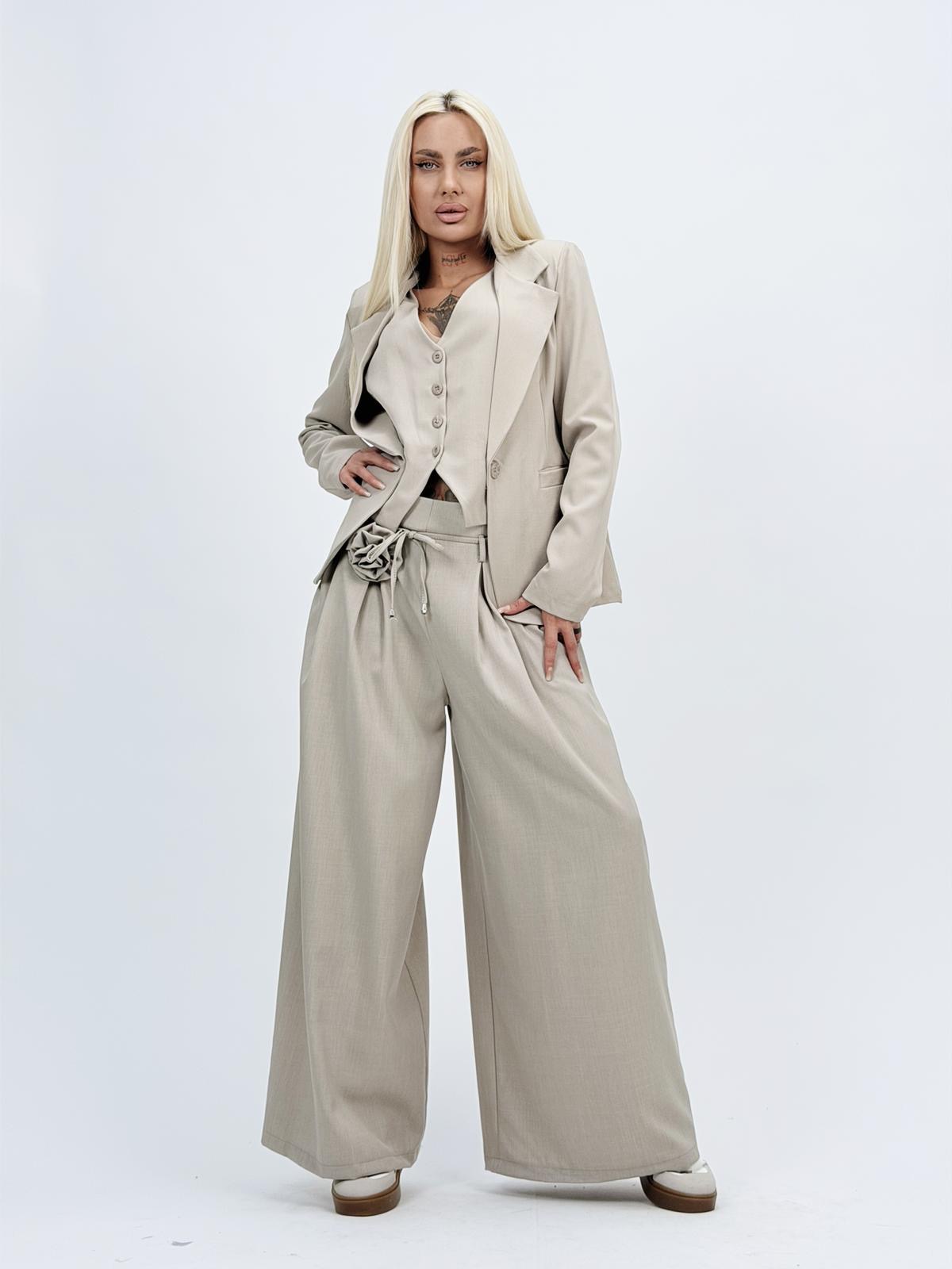 5e3de13f-93bf-442a-8726-bf681ee5f306 Pantalon wide leg cu șnur și floare - imagine 1