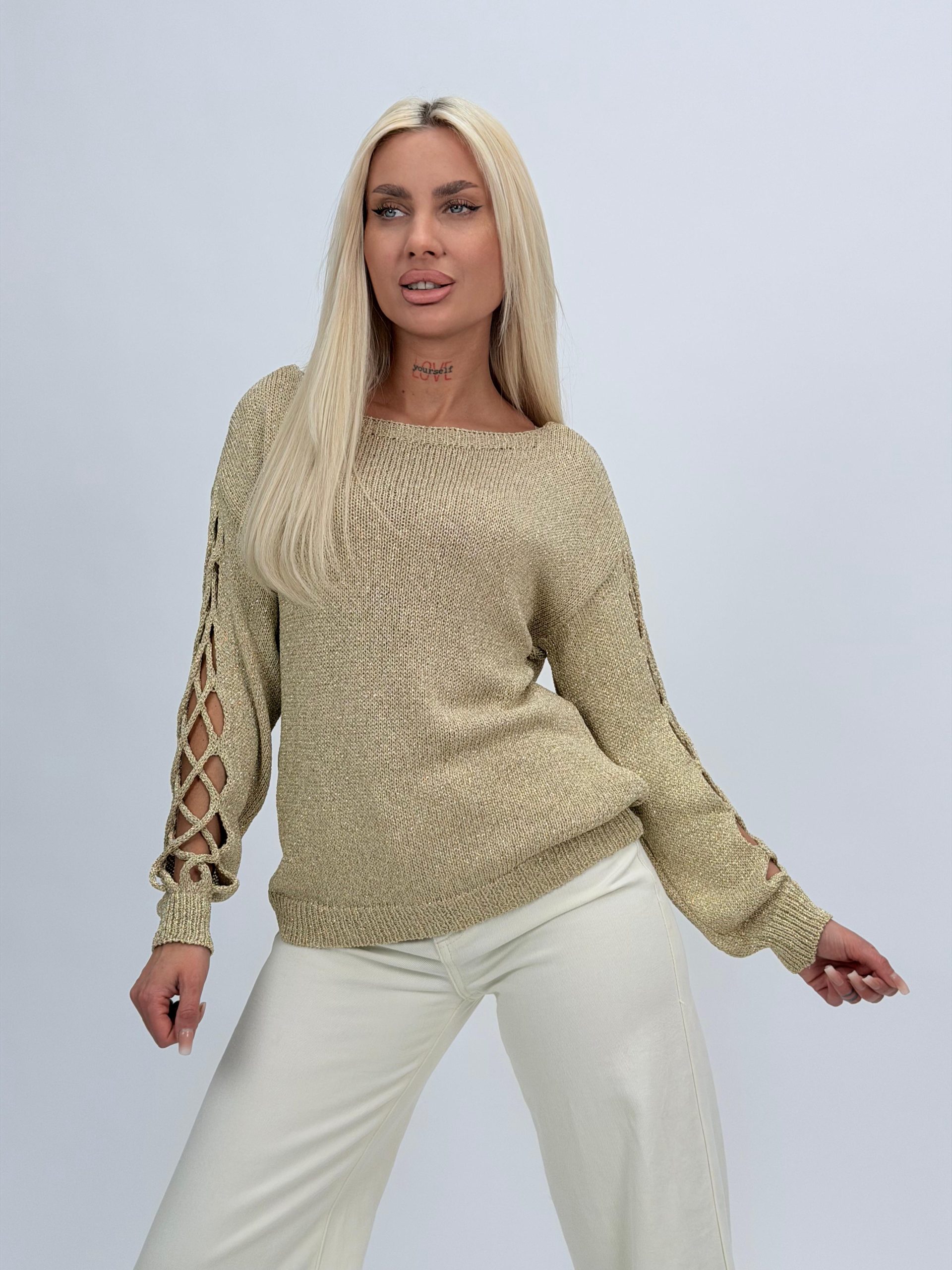 9f0bc312-60f0-451d-9832-32394937b377 Bluză din tricot cu lurex și decupaj mânecă - imagine 1