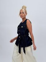 Vestă din denim cu butoni aurii și cordon - imagine 7