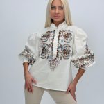 Cămașă cu guler tunică și broderie color