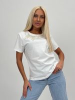 Tricou din bumbac accesorizat cu perle la gât