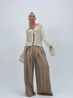 Pantalon larg cu pense și cordon în talie - imagine 16