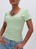 Tricou cu decolteu în V și dantelă - imagine 15