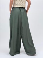 Pantalon larg cu pense și cordon în talie - imagine 25