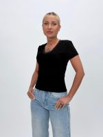 Tricou cu decolteu în V și dantelă - imagine 17