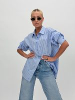 Cămașă cu dungi și broderie