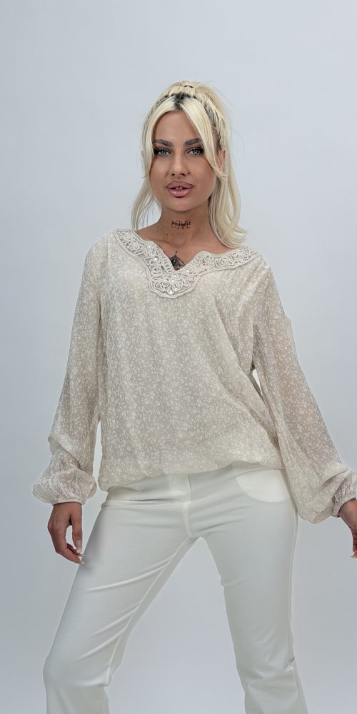 Bluză din mătase italiană cu decolteu accesorizat