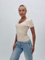 Tricou cu decolteu în V și dantelă - imagine 2