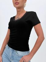 Tricou cu decolteu în V și dantelă - imagine 19