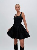 Rochie scurtă cu ștrasuri, spate gol și fundă mare